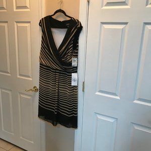 Adrianna Papell  Knee Length Dress Size 14